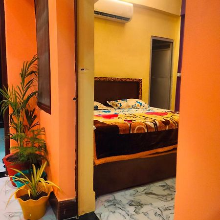 Hotel Aadi Shakti Bhawan à Ayodhya Extérieur photo